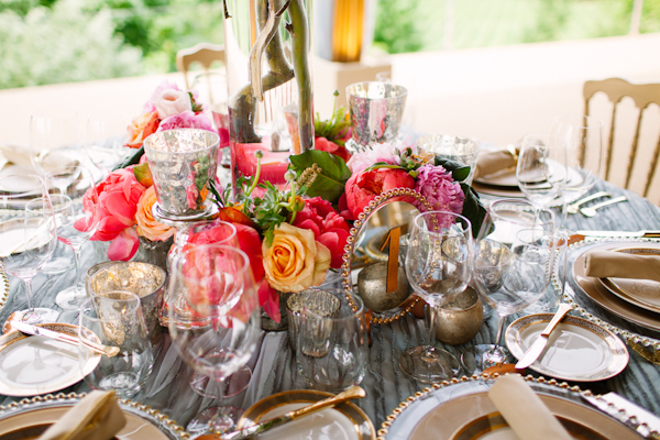 Pretty pink, coral and gold centerpiece with silver vintage inspired decor - Photo by Dan Stewart Photography